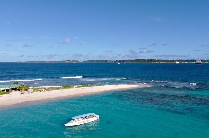 Anguilla In Style - On-board comfort: lunch, drinks, and the crew’s steady hand