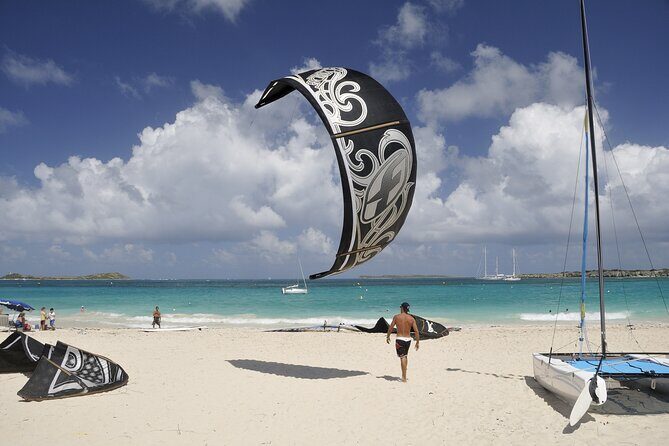 St-Martin and St Maarten: Sightseeing Tour of the French and Dutch Sides of the Island - Maho Beach: When the Airport Is Part of the View